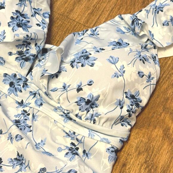 A Pea in the Pod Maternity Blue Floral Ruffle One-Piece Swimsuit Size Small - Picture 7 of 14